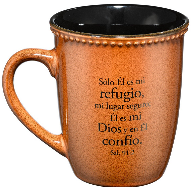Taza de cerámica marrón, de 14 oz, con un texto en español que cita el Salmo 91:2 sobre el refugio y la confianza en Dios; apta para microondas.