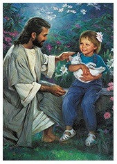 Un hombre vestido con una túnica acaricia suavemente la barbilla de un niño sonriente que sostiene una paloma blanca, con flores y vegetación al fondo. Esta encantadora escena aparece en una tarjeta postal de 5 x 7 pulgadas.