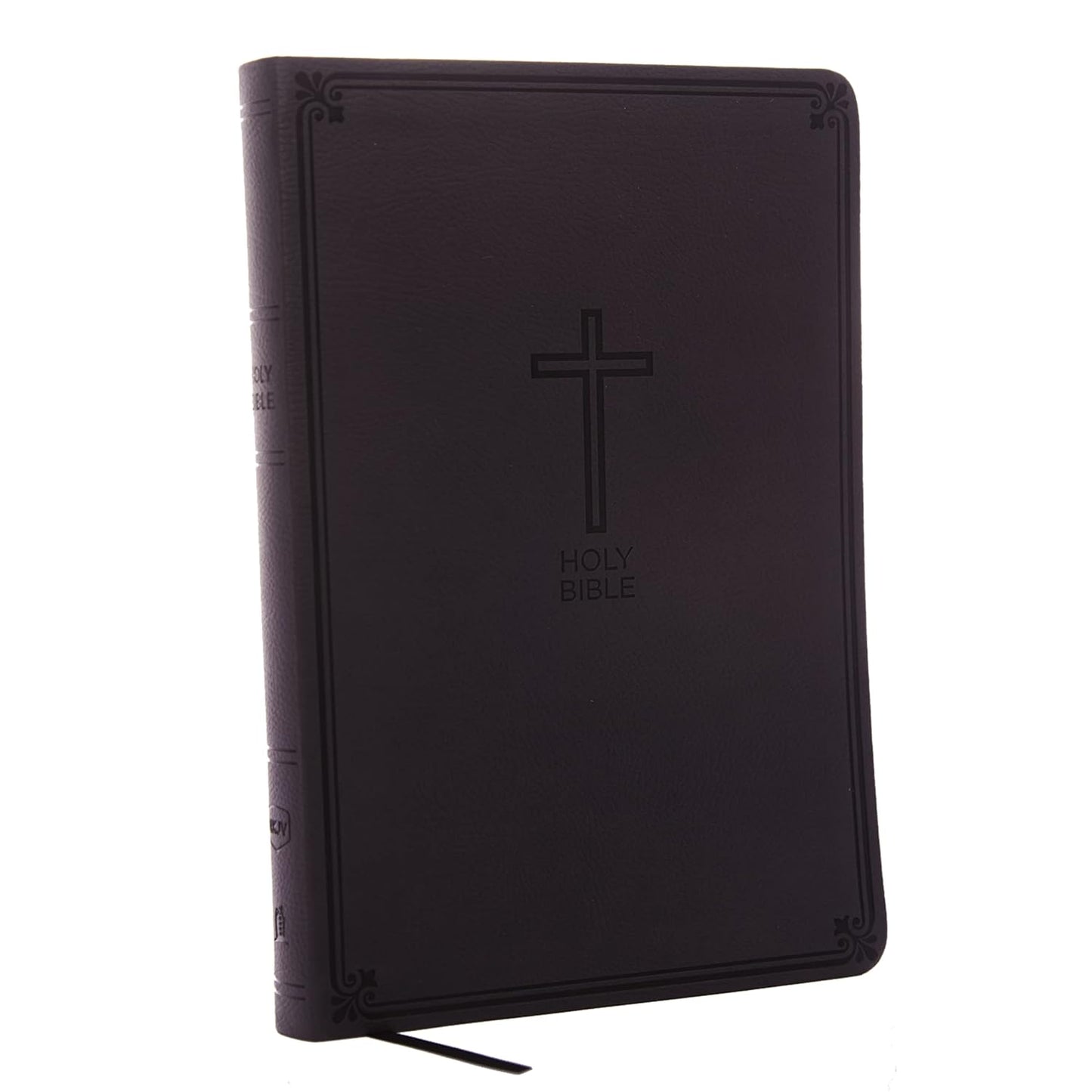 Una Biblia negra cerrada, con una cruz grabada en relieve en la portada, se encuentra en posición vertical, con la cinta marcapáginas a la vista: perfecta para quienes buscan una página de presentación o quieren explorar un plan de lectura.