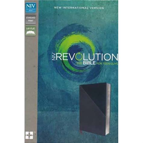 Portada de la NIV Revolution: La Biblia para chicos adolescentes, con un diseño abstracto y moderno en el que aparece una Biblia de estudio para adolescentes de color negro sobre un fondo azul verdoso.