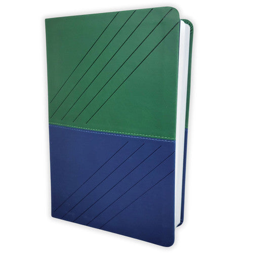 Un cuaderno bilingüe RVR1960 NKJV Biblia cerrado, con la mitad superior verde y la inferior azul, ambas con líneas diagonales en relieve.