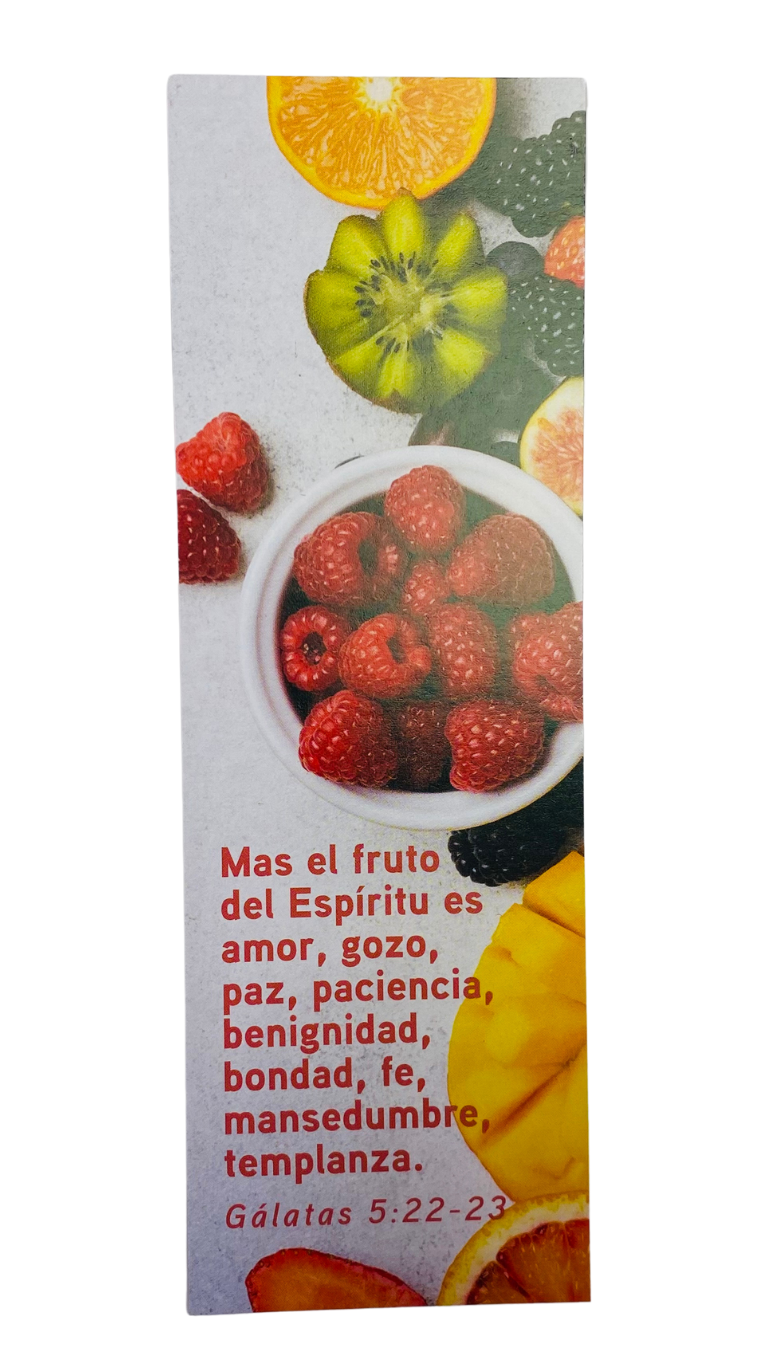 Una variedad de frutas frescas rodea un cuenco de frambuesas. Debajo, aparece impreso en español el versículo bíblico de Gálatas 5:22-23 sobre el fruto del Espíritu. Este paquete de 25 tarjetas es perfecto para regalar o compartir con otras personas.