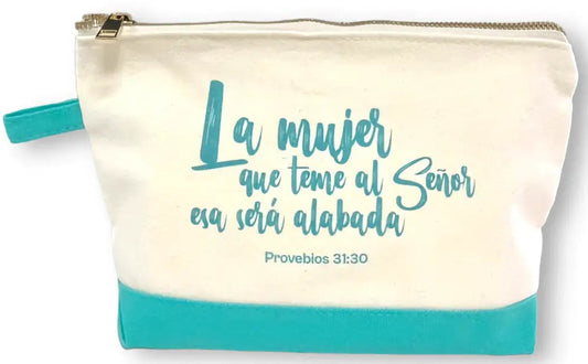 Estuche de algodón en tonos beige y turquesa con texto en español: «La mujer que teme al Señor será alabada». Proverbios 31:30: perfecto para la mujer cristiana.