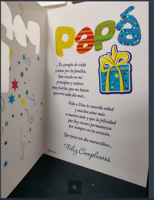 Una tarjeta de cumpleaños para papá en español, con un texto colorido, una ilustración de un regalo y un mensaje conmovedor sobre el amor, la familia y las bendiciones. Perfecta para decir: ¡Feliz cumpleaños, papá!.