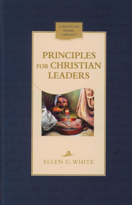 Portada del libro *Principios para líderes cristianos*, de Ellen G. White, en la que destaca una ilustración central de un hombre vertiendo agua, con un diseño en tonos dorados y azul marino que refleja los temas del liderazgo cristiano.