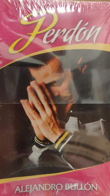 En la portada de un libro o DVD titulado «Perdón», de Alejandro Bullón, aparece un hombre con las manos juntas y los ojos cerrados, en actitud contemplativa; ideal para quienes buscan tratados sobre la salvación o para incluirlo en paquetes evangelísticos.