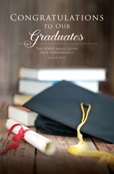 Un birrete de graduación y un título sobre una mesa de madera, con libros apilados al fondo. El texto reza: «Enhorabuena a nuestros graduados» e incluye un versículo bíblico de Isaías 58:11, ideal para boletines o anuncios de la iglesia con los que celebrar este hito tan especial.