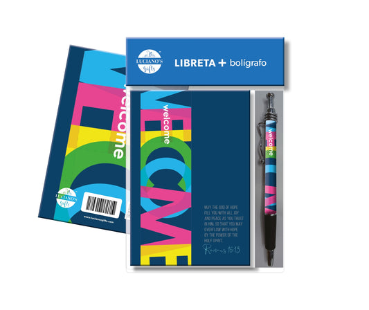 Juego compuesto por un cuaderno y un bolígrafo con un colorido diseño de «WELCOME», presentado en una caja. Este regalo cristiano incluye un cuaderno azul con un versículo bíblico —Romanos 15:13— y un bolígrafo a juego.