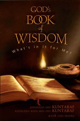Portada del libro titulado «El libro de la sabiduría de Dios: ¿qué hay ahí para mí?», en la que aparecen una Biblia abierta y una lámpara de aceite sobre una superficie de madera, invitando a los lectores a descubrir los milagros y la sabiduría que se encuentran en la Palabra de Dios.