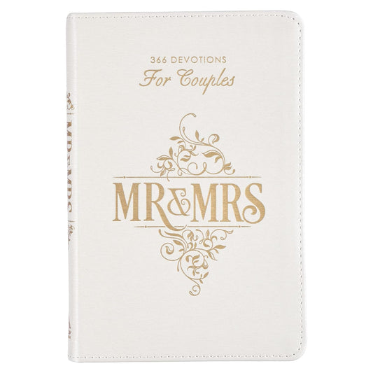 Un libro blanco titulado «366 devociones para parejas: SR. y SRA.», con texto decorativo en dorado y detalles en la cubierta y el lomo, perfecto como libro de devociones matrimoniales para parejas que buscan inspiración diaria.