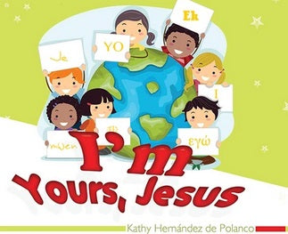 Seis niños están de pie detrás de un globo terráqueo, cada uno con un cartel en el que se lee «Soy» en diferentes idiomas. El texto que aparece debajo dice: «Soy tuyo, Jesús». Un precioso libro infantil para enseñar a los niños el concepto de la administración responsable e inspirarles a ponerlo en práctica. Autora: Kathy Hernández de Polanco.