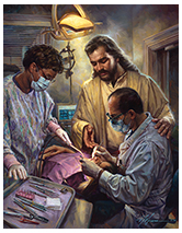 Dos cirujanos operan a un paciente mientras Jesús se encuentra a su lado, guiándolos con una mano apoyada en el hombro de uno de ellos. Este inspirador póster decorativo de 16 x 20 plasma la fe y la compasión en el quirófano.