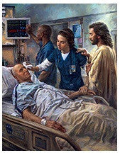 En este conmovedor póster de 16x20, un paciente de hospital yace en la cama mientras una enfermera le atiende, otro profesional sanitario revisa los monitores y una figura con el pelo largo y una bata permanece de pie junto a él, tocándole el hombro.