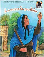 Portada del libro *La moneda perdida*, de Libros Arco, en la que aparece una mujer con un chal azul sosteniendo una moneda, con un edificio de piedra y árboles al fondo: un cuento encantador inspirado en las historias bíblicas.