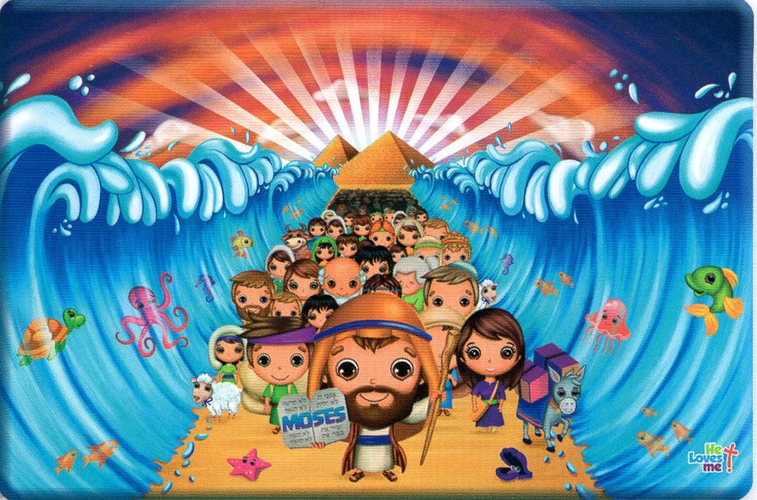 Colorida ilustración infantil en la que Moisés abre el Mar Rojo y guía a unos personajes de dibujos animados a través de las paredes de agua, con una pirámide al fondo. Ideal como adorno individual para la repisa de la chimenea o como decoración de 18 x 12 para la misma, con la inscripción «He Loves Me».