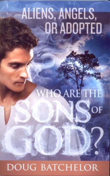 La portada del libro muestra a un hombre mirando de perfil, un árbol, una niebla arremolinada y el título: «¿Quiénes son los hijos de Dios? ¿Extraterrestres, ángeles caídos o hijos adoptivos? —Una exploración de los misterios de la Biblia», de Doug Batchelor.