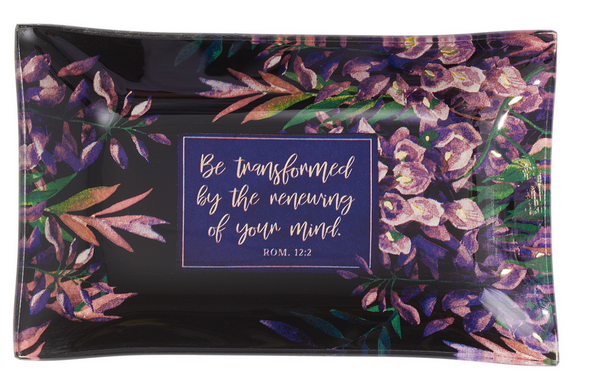 Bandeja rectangular para baratijas con motivos florales pintados en acuarela, con un diseño en tonos morados y rosas y la inspiradora cita: «Dejad que os transforme la renovación de vuestra mente. Romanos 12:2». Un precioso regalo cristiano para cualquier ocasión.